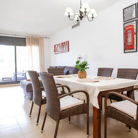 Turo 6 Family Flat With Pool And Playground * Lloret de Mar